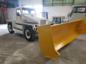 PSI MB-4 Aircraft Tug/ Snow Plow Truck: Front Passenger side
