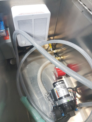 Custom Isuzu Potable Water Service Truck