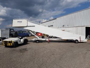 Non-motorized aircraft stairs